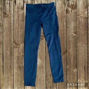 Members Mark Blue yoga pants 7/8 with side pocket and waist pocket size Small